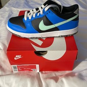 Nike Dunk Low size 5Y photo blue
